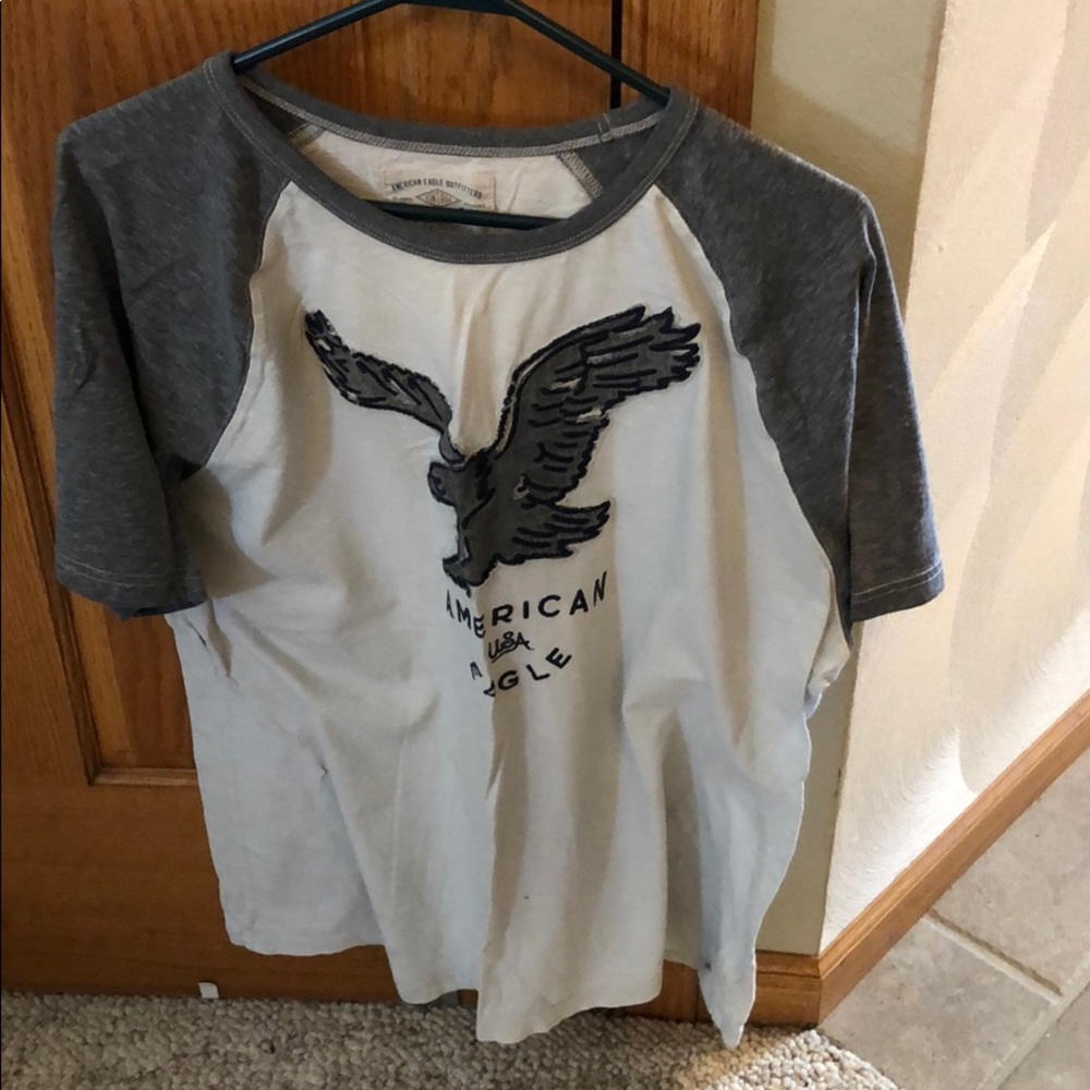 American Eagle T shirt